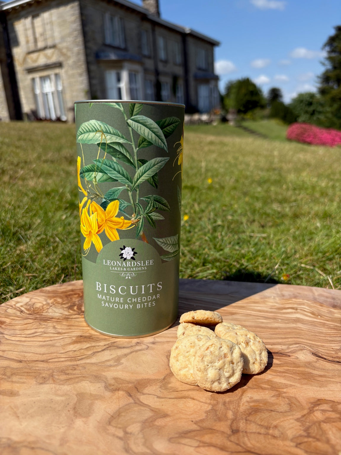Leonardslee Mature Cheddar Savoury Biscuits